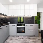 Design Close To Centre *