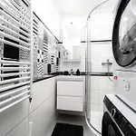 Design Close To Centre *