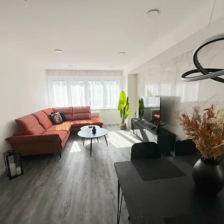 Design Close To Centre *