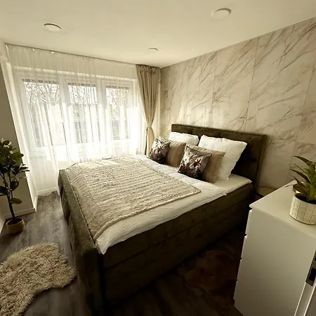 Design Close To Centre Apartment *