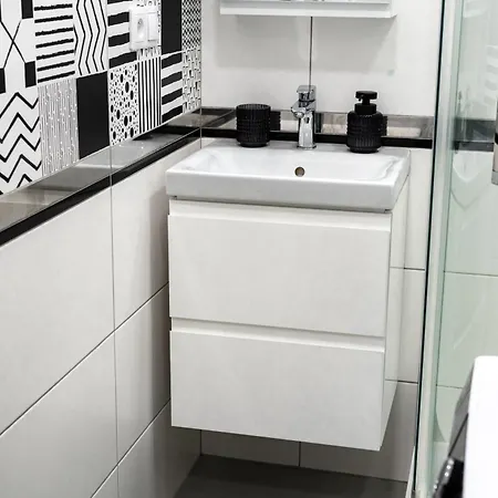 Design Close To Centre Apartment *