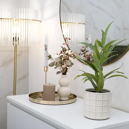 Design Close To Centre * اوسترافا