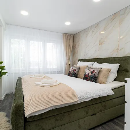 Design Close To Centre *