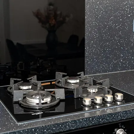 Design Close To Centre