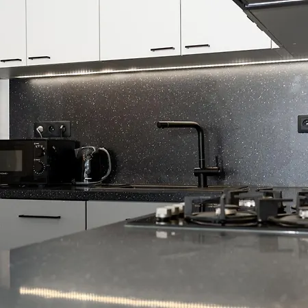 Design Close To Centre Apartment *