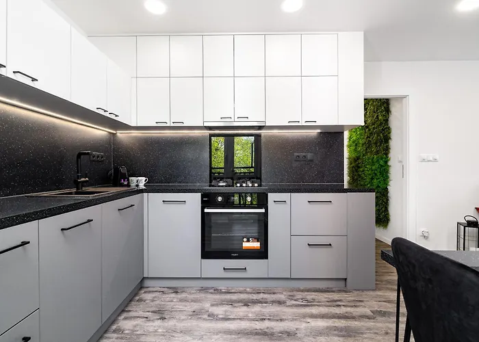 Design Close To Centre *