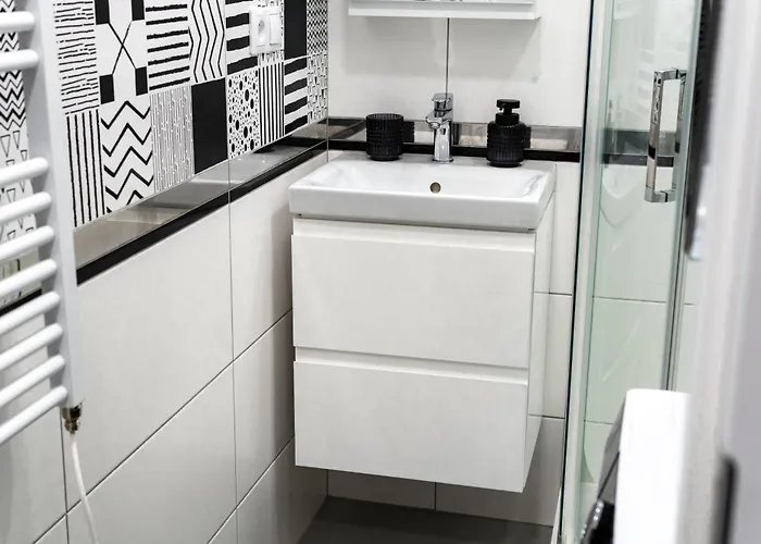 Design Close To Centre Apartment *