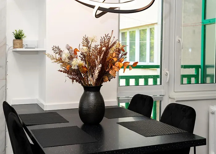 Design Close To Centre *