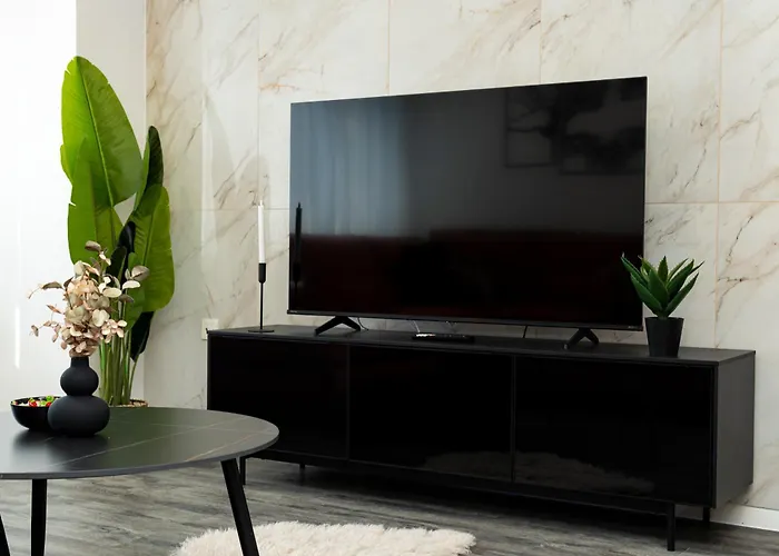 Design Close To Centre