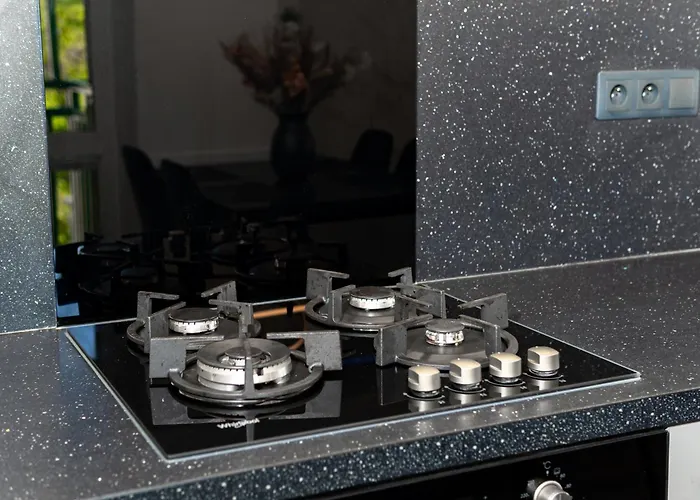 Design Close To Centre